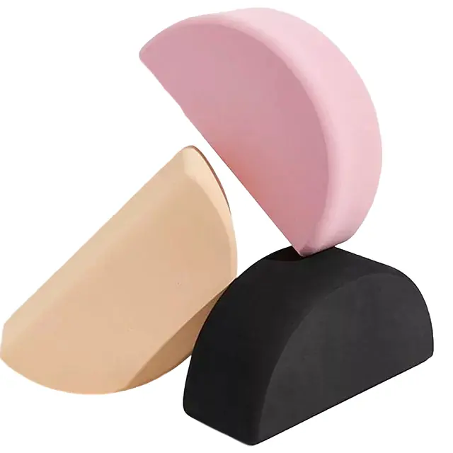 Halbmondförmiger Yogablock